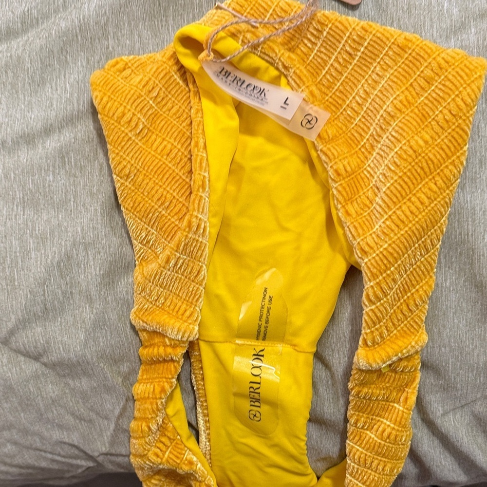 NWT BERLOOK Yellow Ribbed Bikini Bottom - Picture 2 of 4